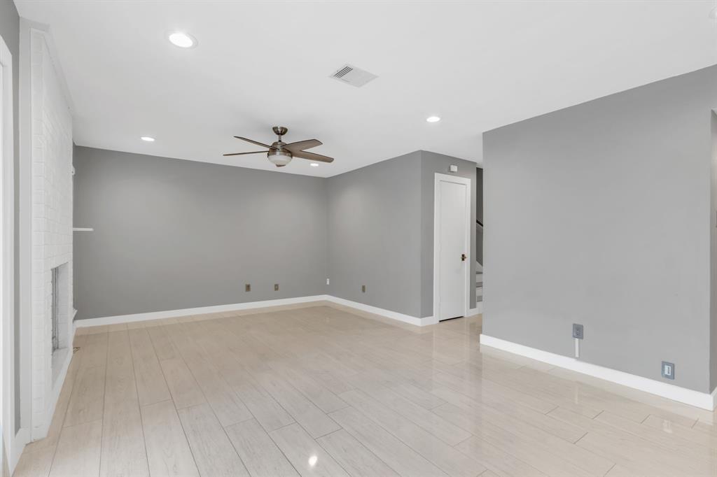 1424 Hampton Road Grapevine, TX 76051 - Photo 9 of 30