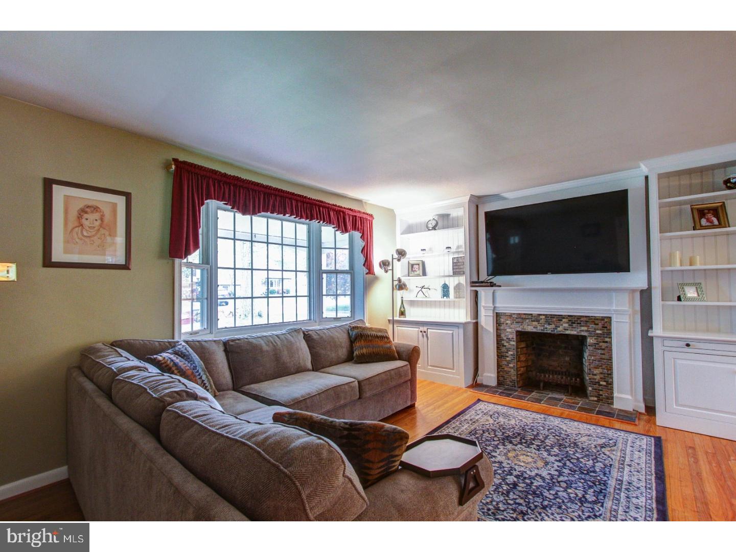 1526 Vernon Road Blue Bell, PA 19422 - Photo 3 of 21 Living Room