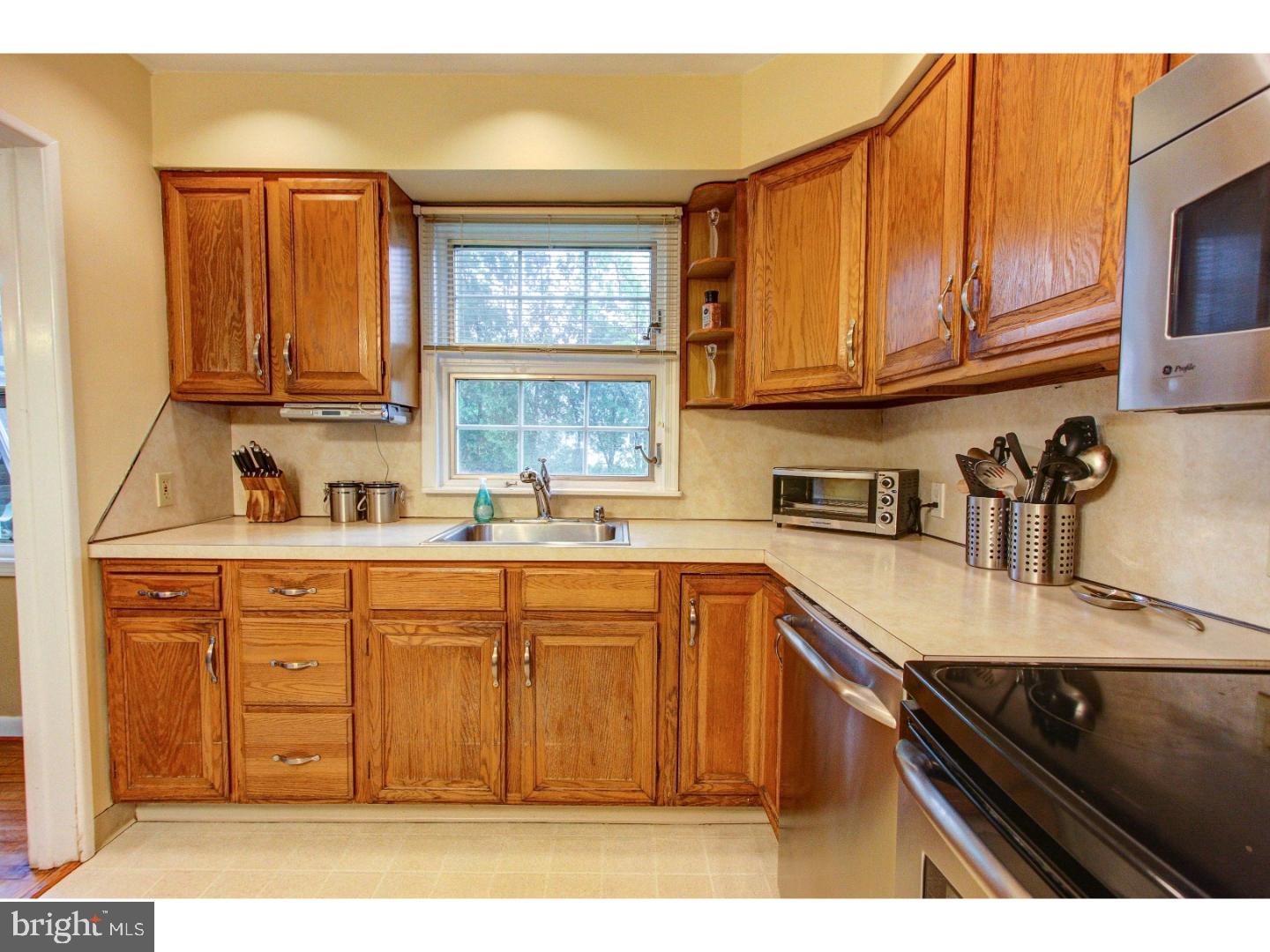 1526 Vernon Road Blue Bell, PA 19422 - Photo 8 of 21 Kitchen