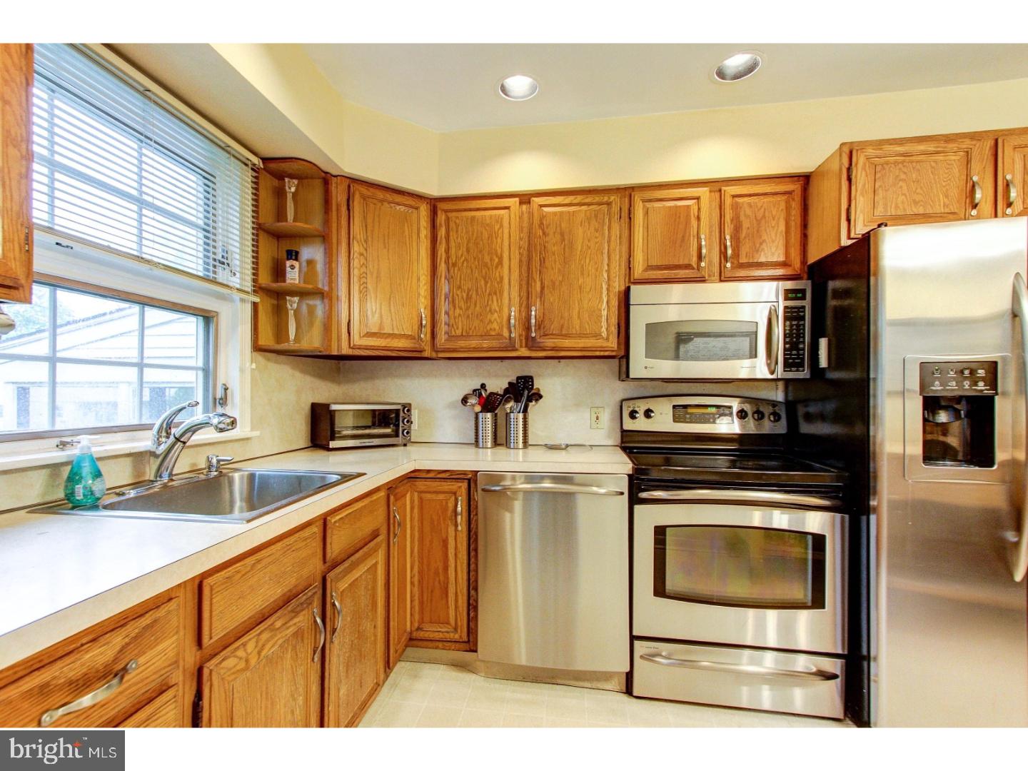1526 Vernon Road Blue Bell, PA 19422 - Photo 9 of 21 Kitchen