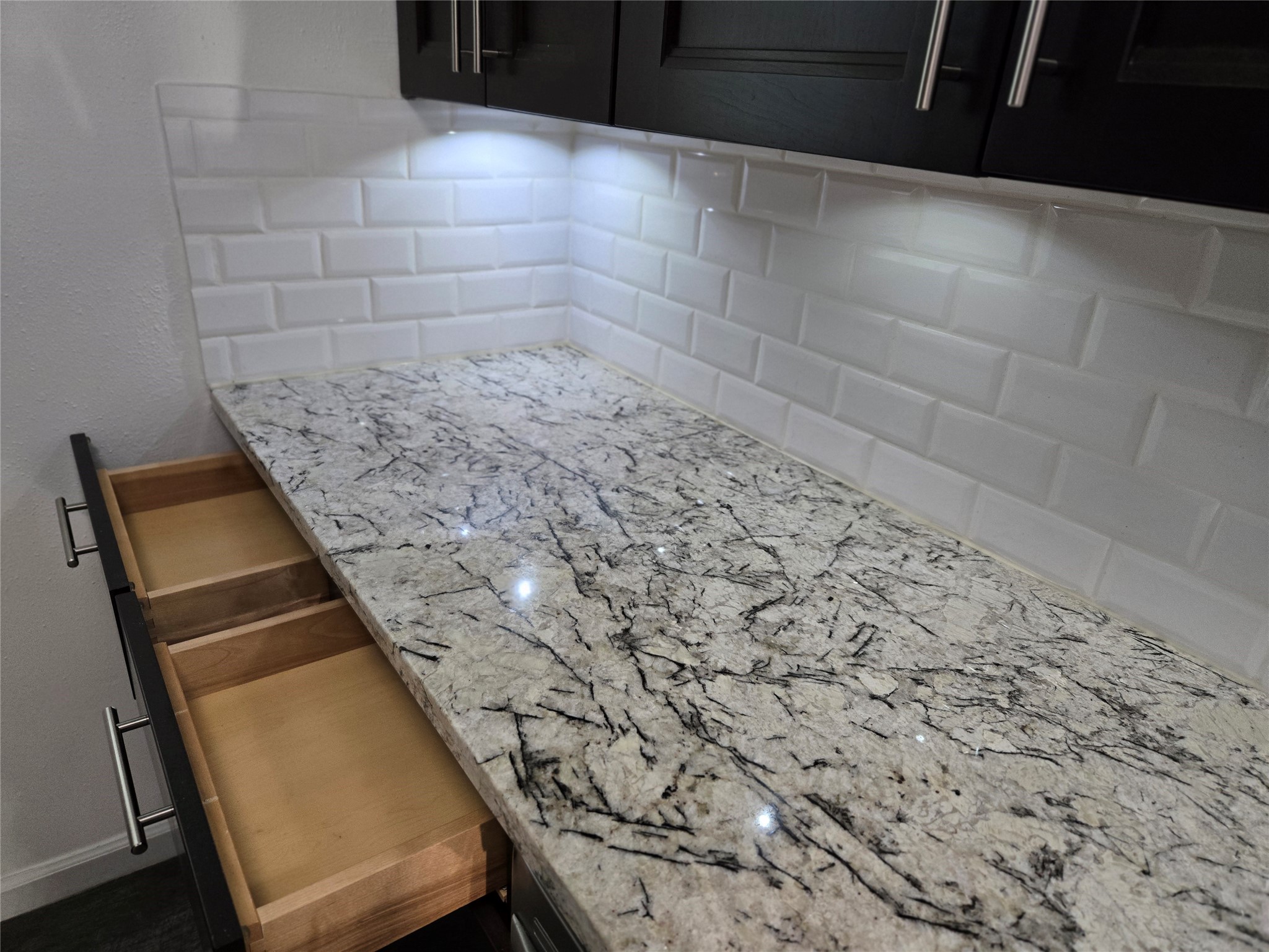 839 Wax Myrtle Lane, Unit A Houston, TX 77079 - Photo 11 of 32