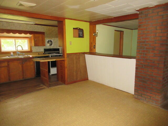 68 Weld Road Wilton, ME 04294 - Photo 7 of 9 231-109082 Kitchen