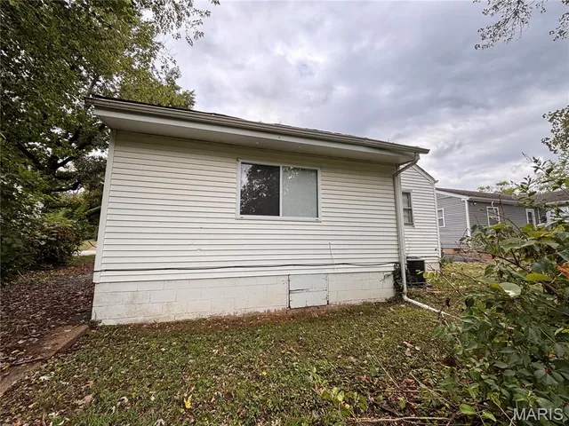 $89,900 | 705 Beardsley Court, Ferguson, MO 63135