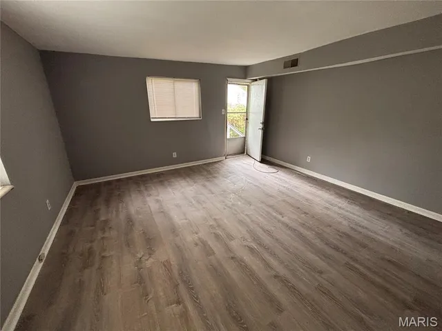 $89,900 | 705 Beardsley Court, Ferguson, MO 63135