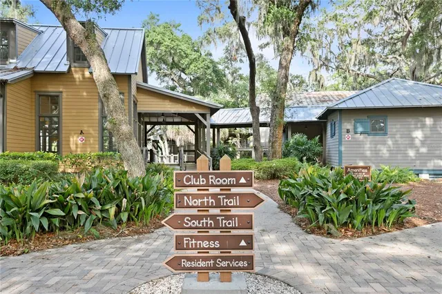 $640,000 | 6012 Village Center Drive, Lithia, FL 33547