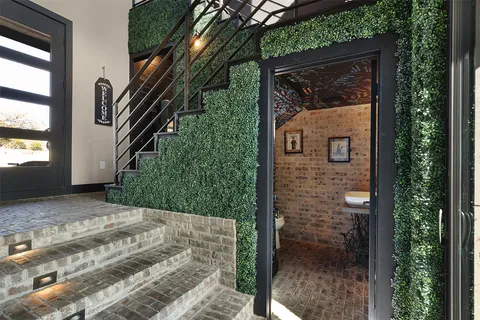 $1,390,000 | 608 Buffalo Trail, Liberty Hill, TX 78642