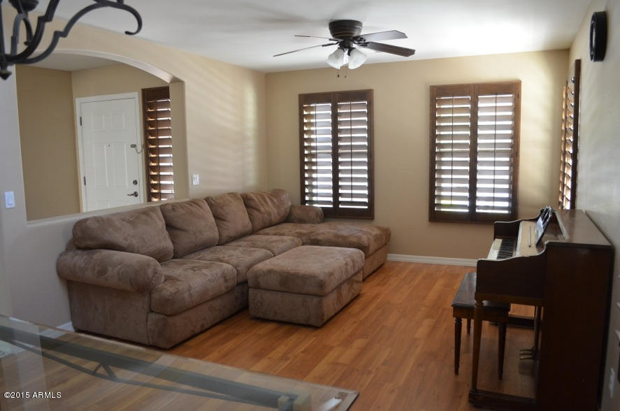 2330 West Peak View Road Phoenix, AZ 85085 - Photo 5 of 22 DSC_0068