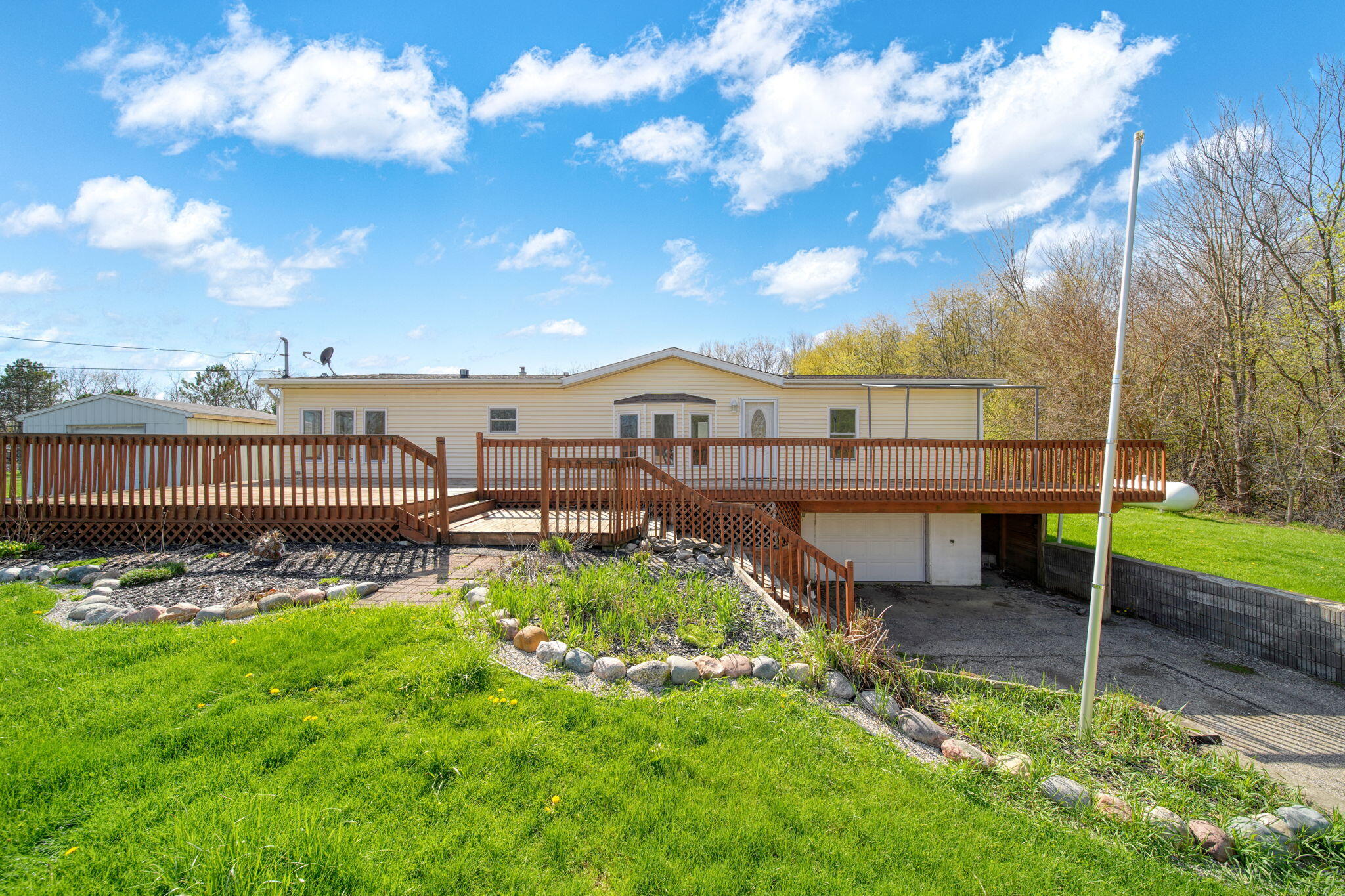 10430 Coon Hill Road Munith, MI 49259 - Photo 2 of 54 4-web-or-mls-DSC07374_HDR