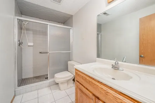 $345,000 | 8725 East 39th Street South, Derby, KS 67037