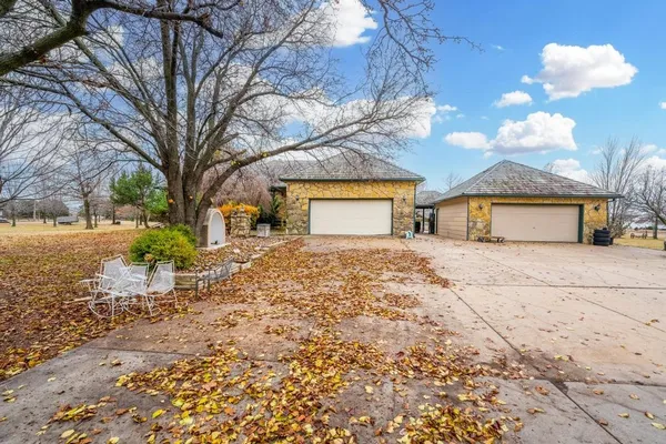 $345,000 | 8725 East 39th Street South, Derby, KS 67037