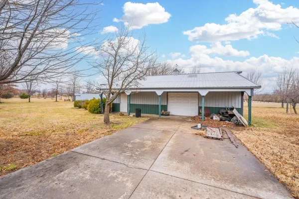 $345,000 | 8725 East 39th Street South, Derby, KS 67037