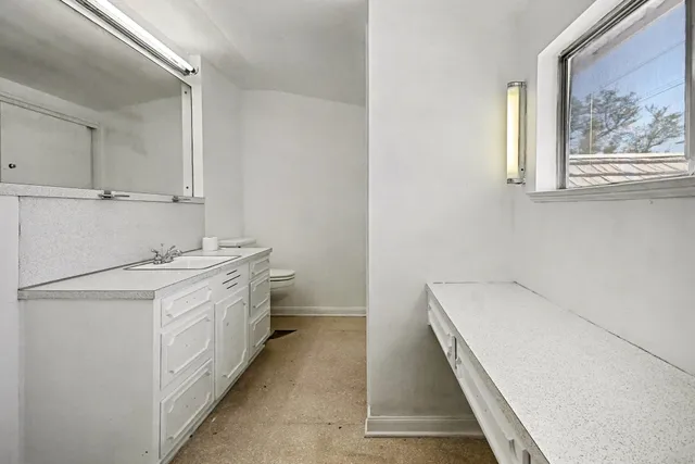 a view of walk in closet