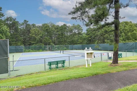 $299,900 | 28 Golden Willows Avenue, Lakewood, NJ 08701