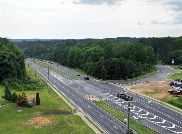 a view of a back yard
