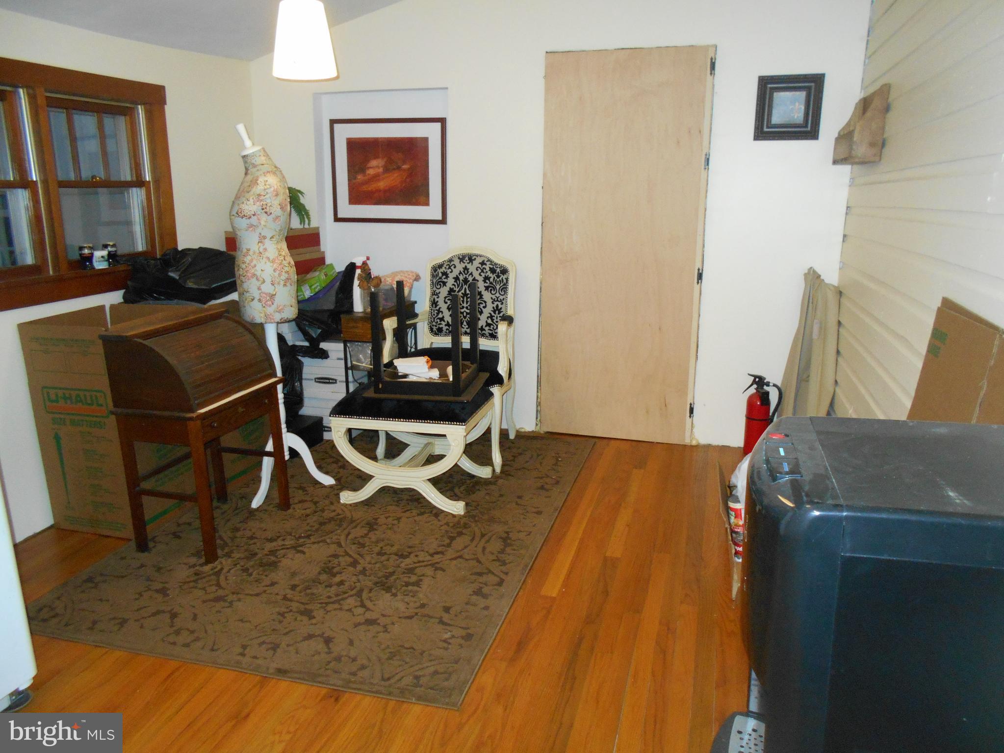 2157 Reed Road Knoxville, MD 21758 - Photo 6 of 17 EATING AREA OFF KITCHEN, EXTRA ROOM THRU DOOR