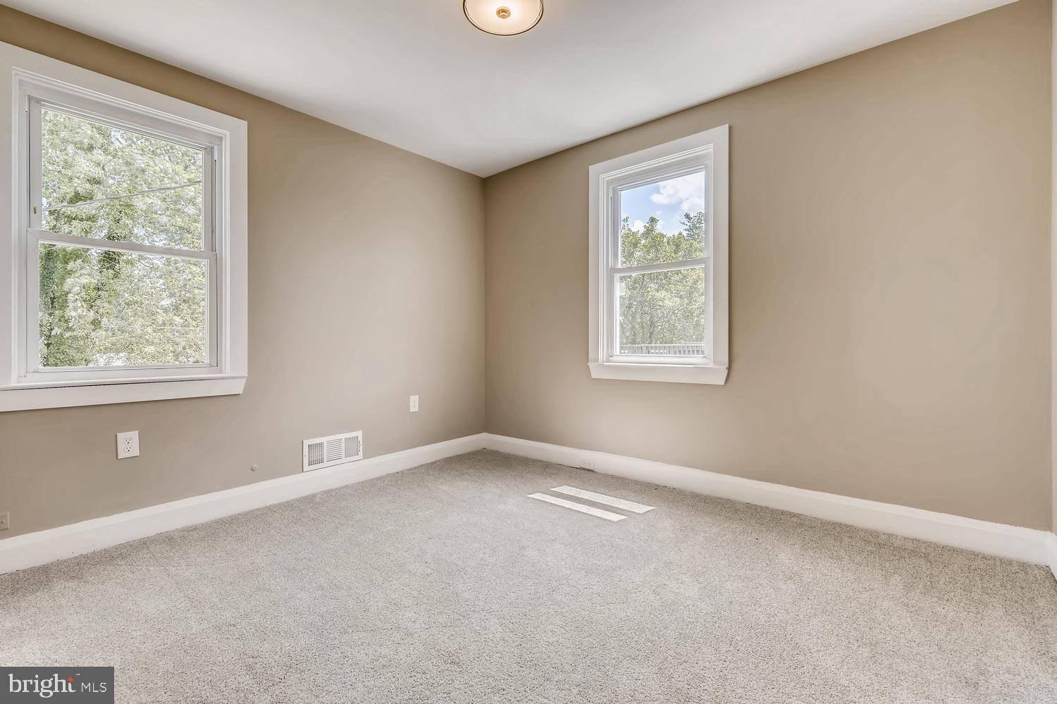 3407 Fairview Road Baltimore, MD 21207 - Photo 12 of 27