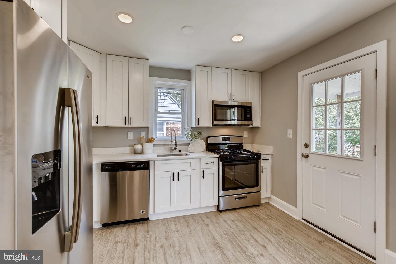 3407 Fairview Road Baltimore, MD 21207 - Photo 9 of 27