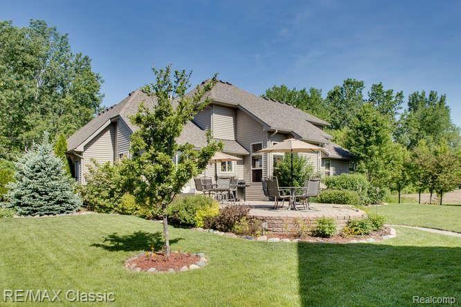 4293 Burke Road Newport, MI 48166 - Photo 5 of 36 Professionally landscaped