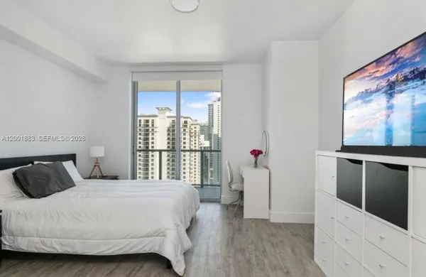 $4,250 | 1111 Southwest 1st Avenue, Unit 3222N, Miami, FL 33130