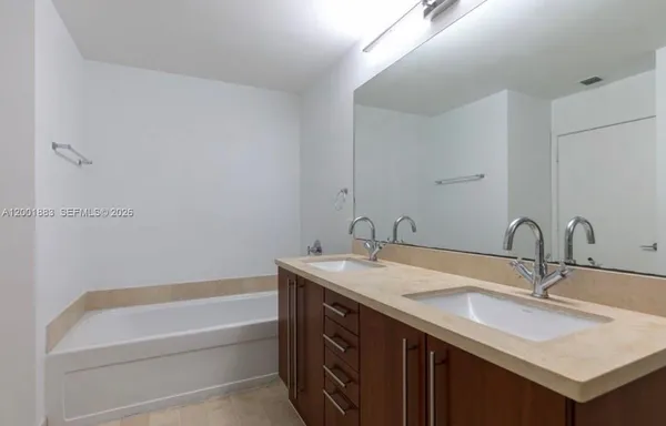 $4,250 | 1111 Southwest 1st Avenue, Unit 3222N, Miami, FL 33130