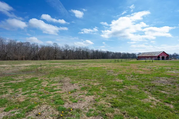 $635,500 | 153 Lewis Road, Morrison, TN 37357