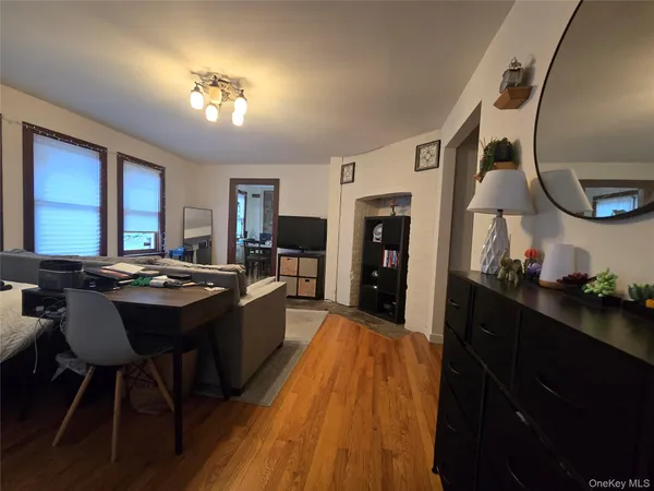 $1,900 | 117 South Broadway, Unit SOUTH, Nyack, NY 10960