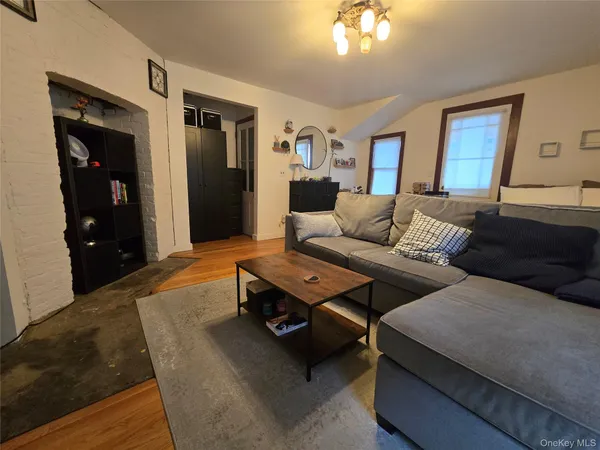 $1,900 | 117 South Broadway, Unit SOUTH, Nyack, NY 10960