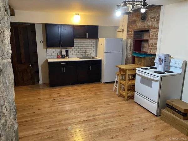 $1,900 | 117 South Broadway, Unit SOUTH, Nyack, NY 10960