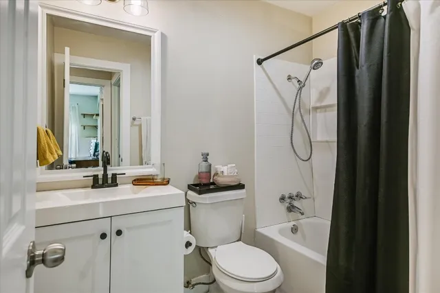 $1,900 | 5033 Fort Clark Drive, Austin, TX 78745