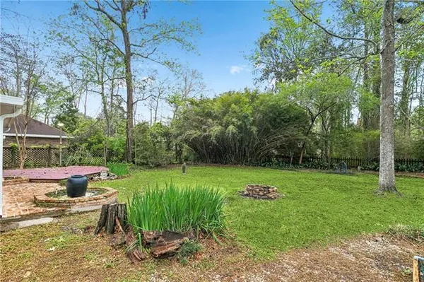 $445,000 | 240 Silver Maple Drive, Mandeville, LA 70471