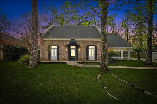 $445,000 | 240 Silver Maple Drive, Mandeville, LA 70471