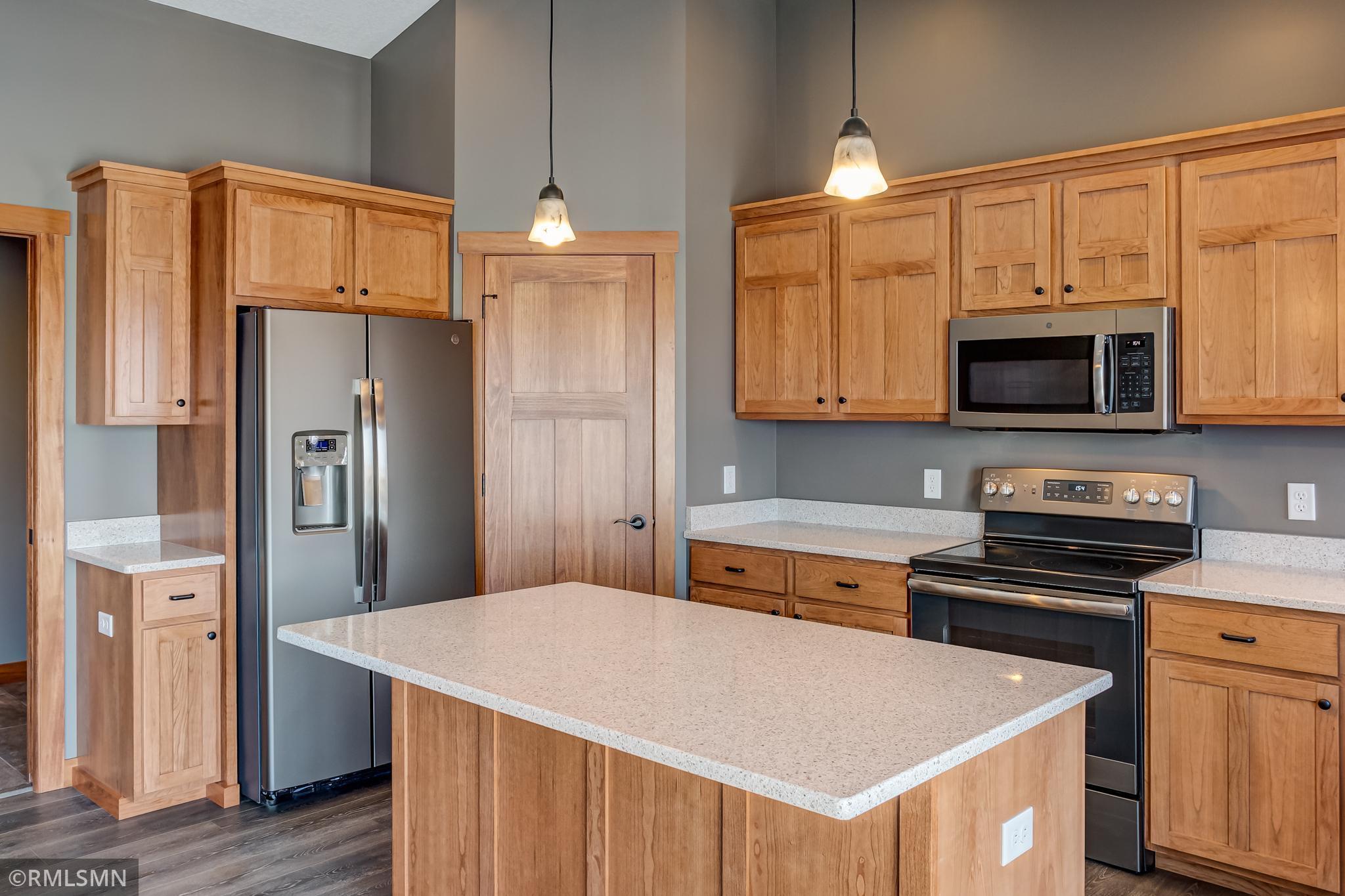 466 Prairie Road New Richmond, WI 54017 - Photo 2 of 29 Gallery Image 2