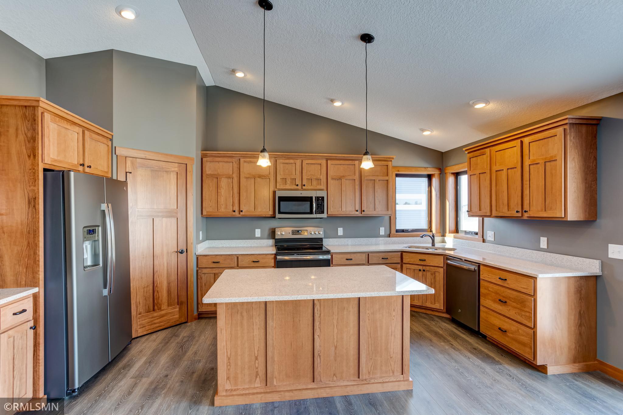 466 Prairie Road New Richmond, WI 54017 - Photo 3 of 29 Gallery Image 3