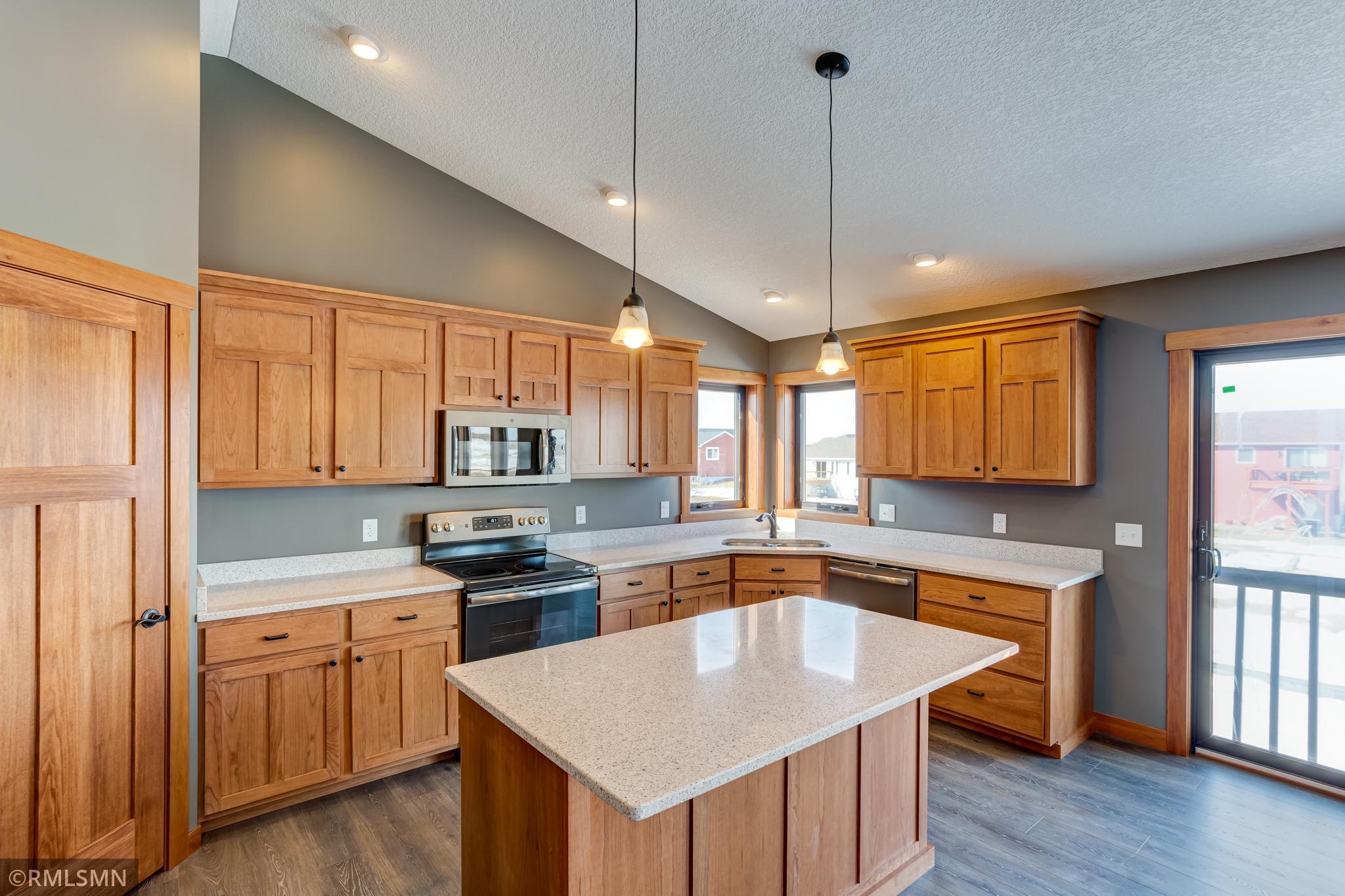 466 Prairie Road New Richmond, WI 54017 - Photo 4 of 29 Gallery Image 4