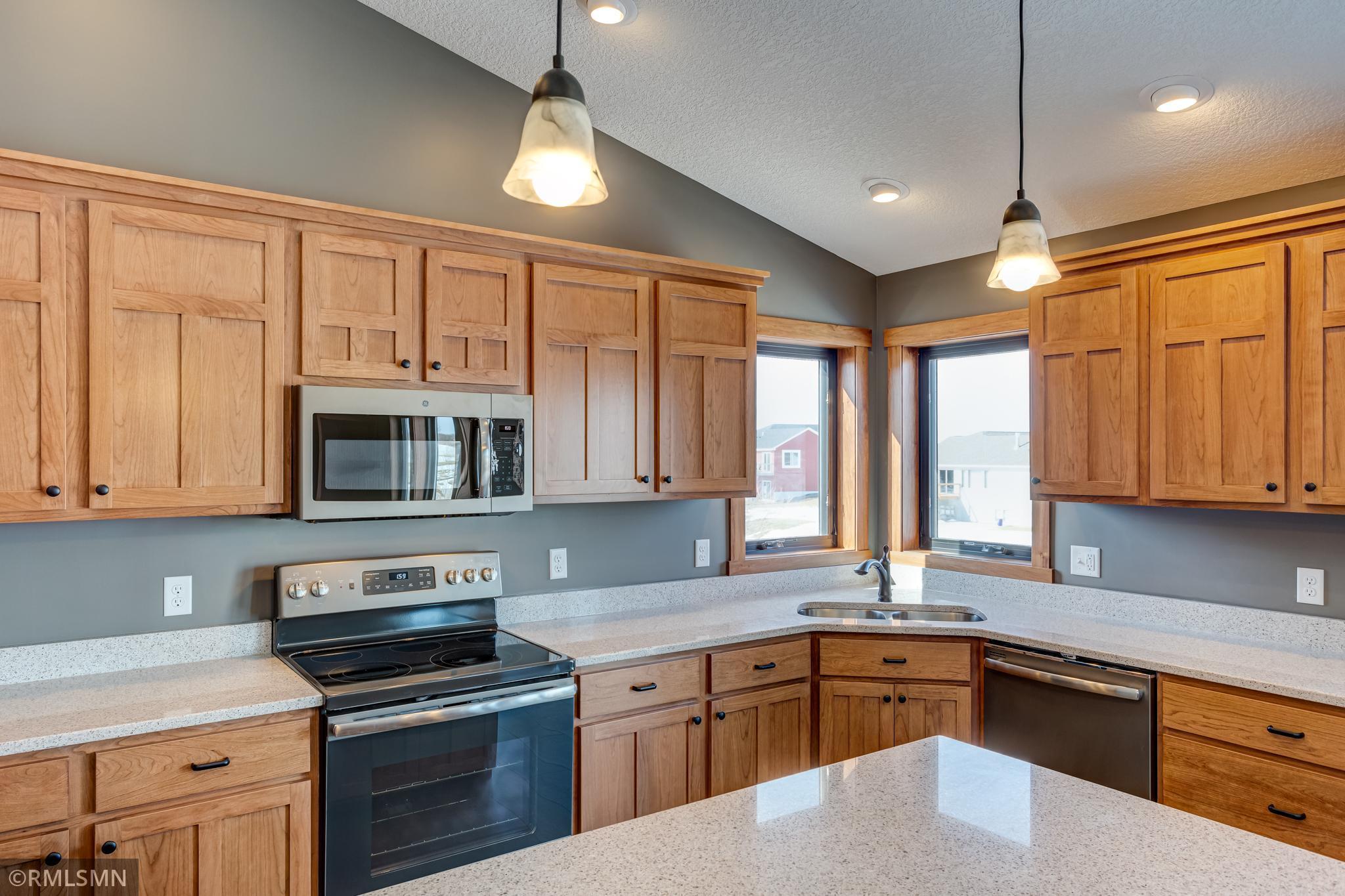 466 Prairie Road New Richmond, WI 54017 - Photo 5 of 29 Gallery Image 5