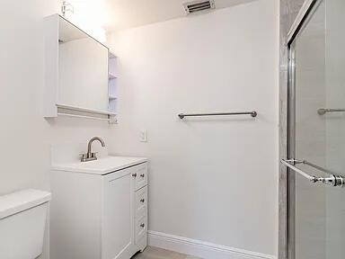 211 Maplecrest Circle Jupiter, FL 33458 - Photo 12 of 21 211 Maplecrest Upstairs Bath