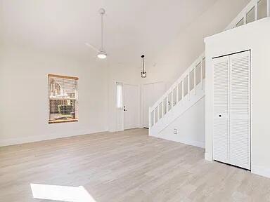 211 Maplecrest Circle Jupiter, FL 33458 - Photo 14 of 21 211 Maplecrest Living 2