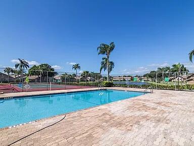 211 Maplecrest Circle Jupiter, FL 33458 - Photo 20 of 21 211 Maplecrest Pool