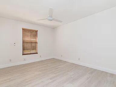 211 Maplecrest Circle Jupiter, FL 33458 - Photo 10 of 21 211 Maplecrest DwnBed