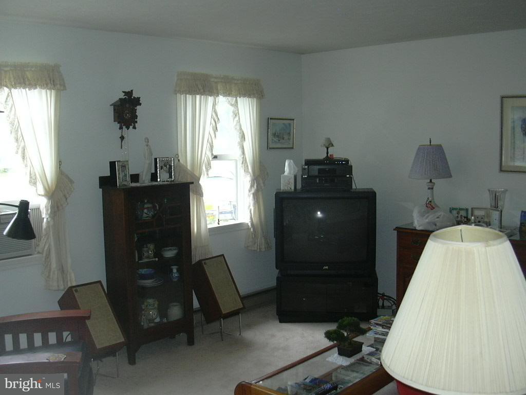 47 Pinewood Avenue Lititz, PA 17543 - Photo 9 of 14