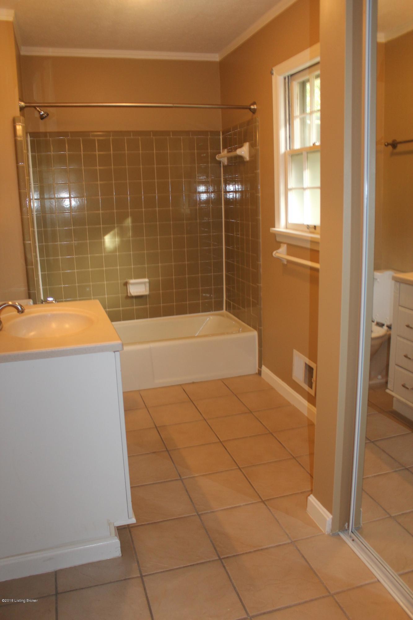8904 Collingwood Road Louisville, KY 40299 - Photo 9 of 37 acollingwood12