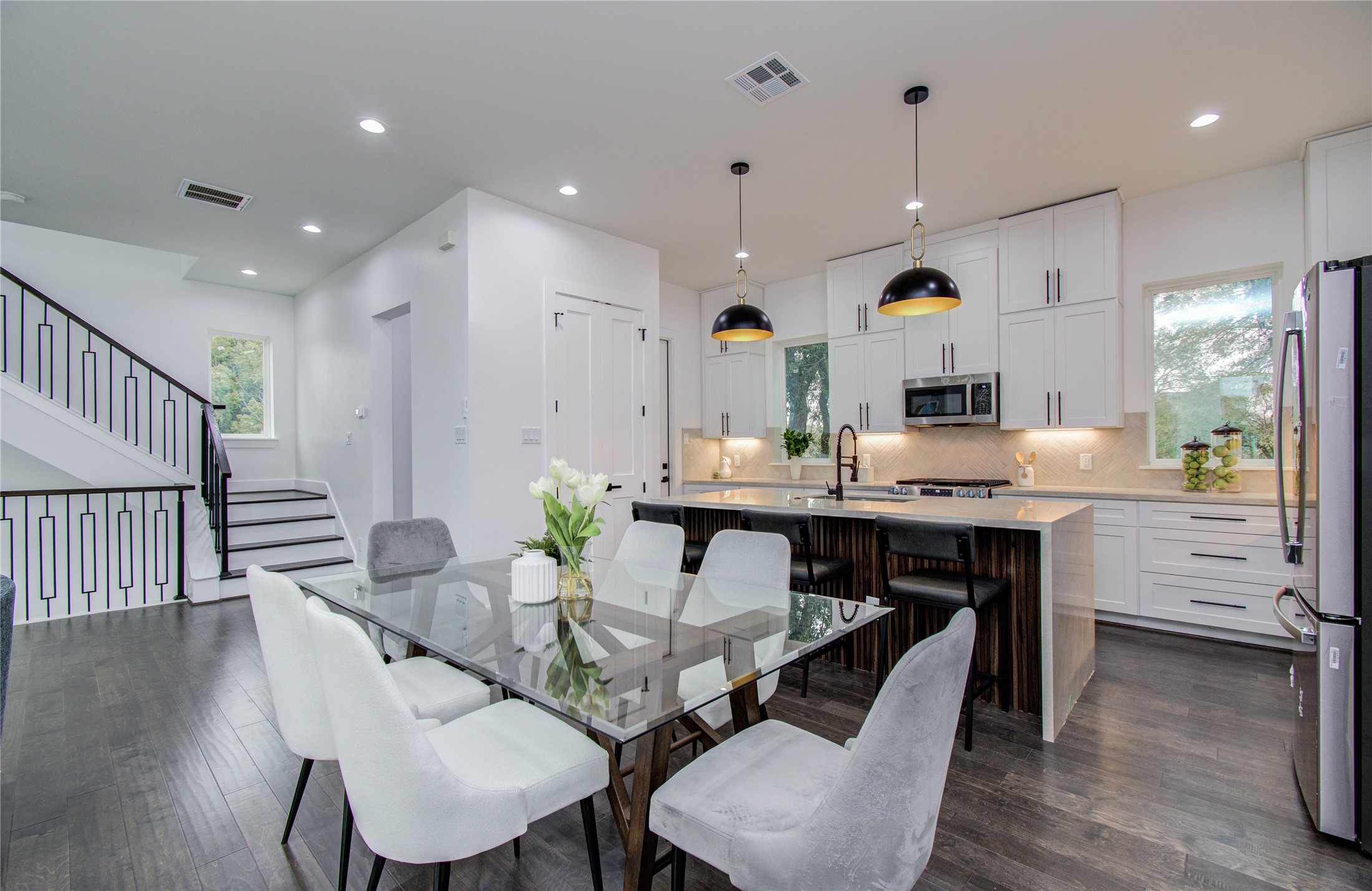 5024 Winnetka Street, Unit C Houston, TX 77021 - Photo 8 of 21 Second floor open concept kitchen and dining room