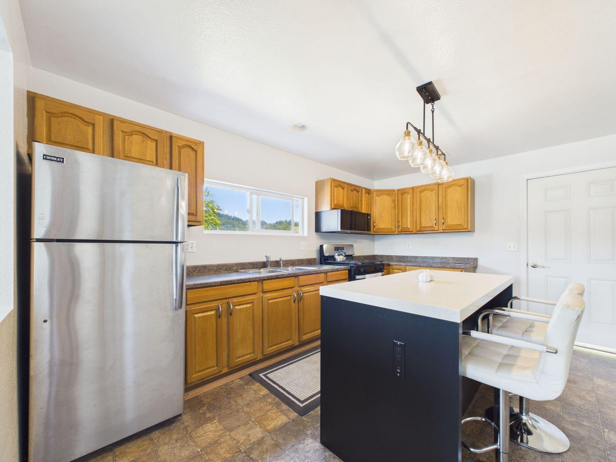 175 Davis Street Rio Dell, CA 95562 - Photo 8 of 25