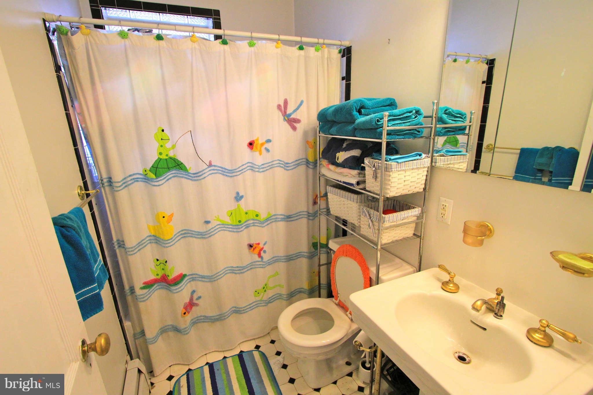 1377 Rittenhouse Street Northwest Washington, DC 20011 - Photo 15 of 19 Bath