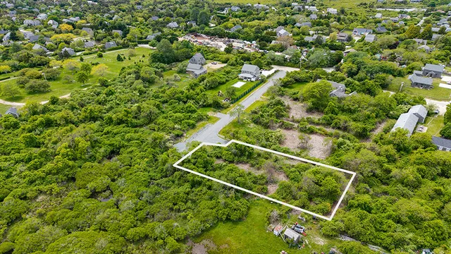 $1,475,000 | 6 Bittersweet Lane, Nantucket, MA 02554