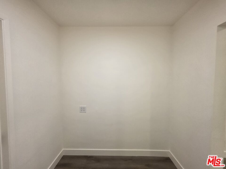 707 Strand Street, Unit 3 Santa Monica, CA 90405 - Photo 25 of 42 a view of a small space