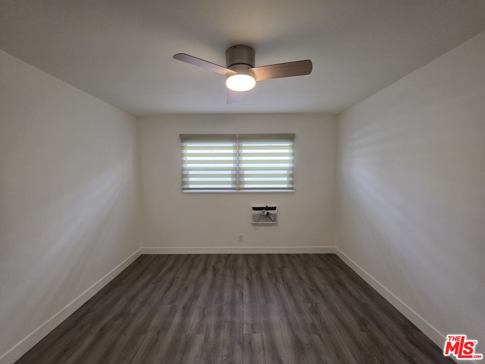 707 Strand Street, Unit 3 Santa Monica, CA 90405 - Photo 29 of 42 an empty room with a window