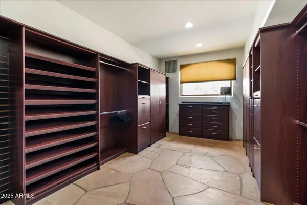 $8,800,000 | 6827 North Highlands Drive, Paradise Valley, AZ 85253