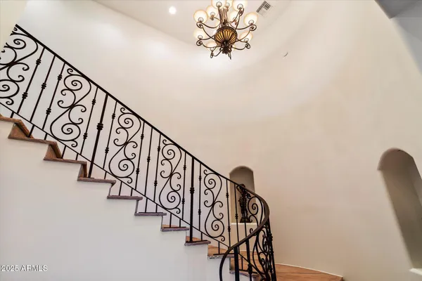 $8,800,000 | 6827 North Highlands Drive, Paradise Valley, AZ 85253