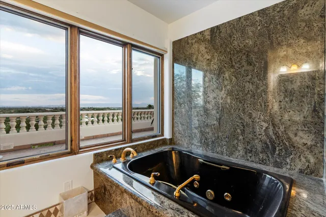 $10,000,000 | 6827 North Highlands Drive, Paradise Valley, AZ 85253